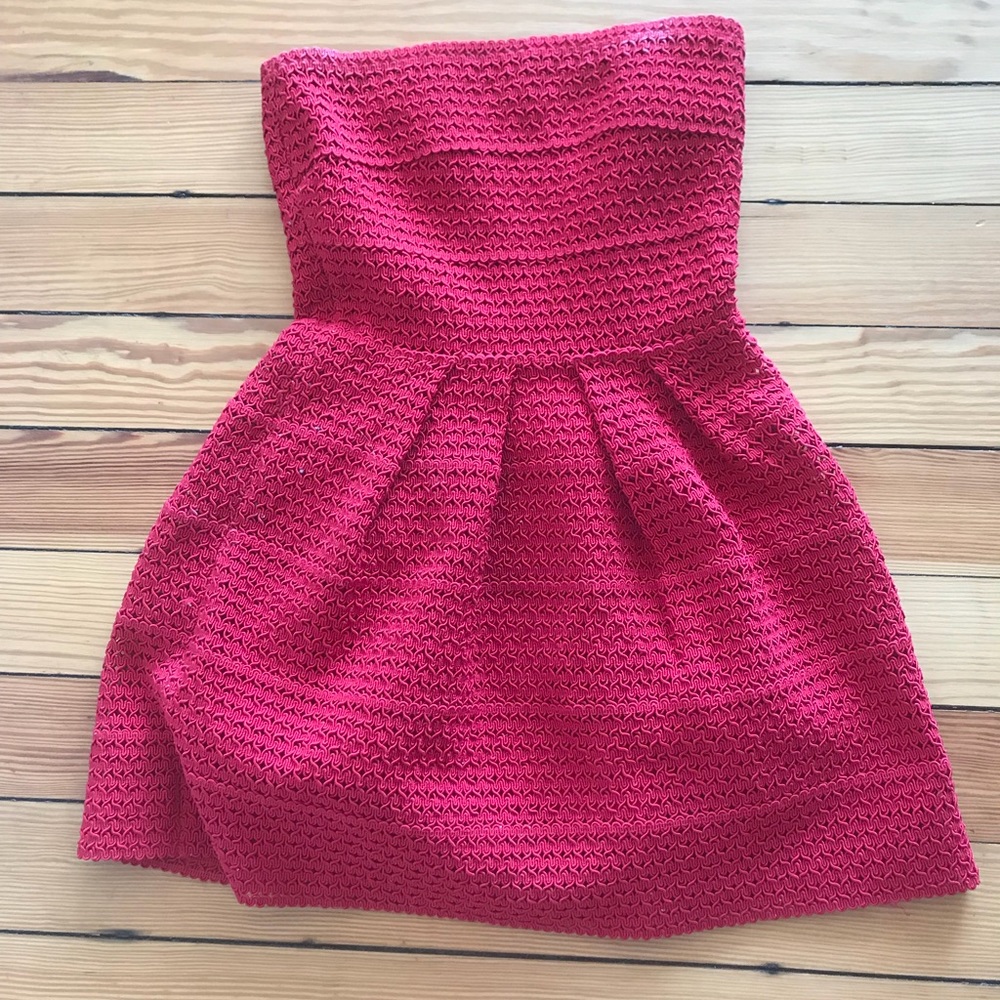 The perfect little red dress